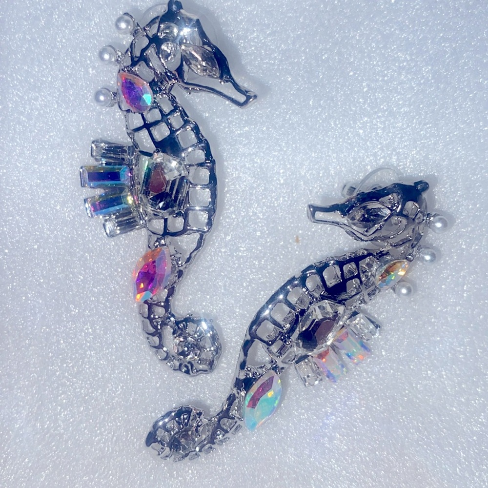 Elegant Silver Seahorse Earrings